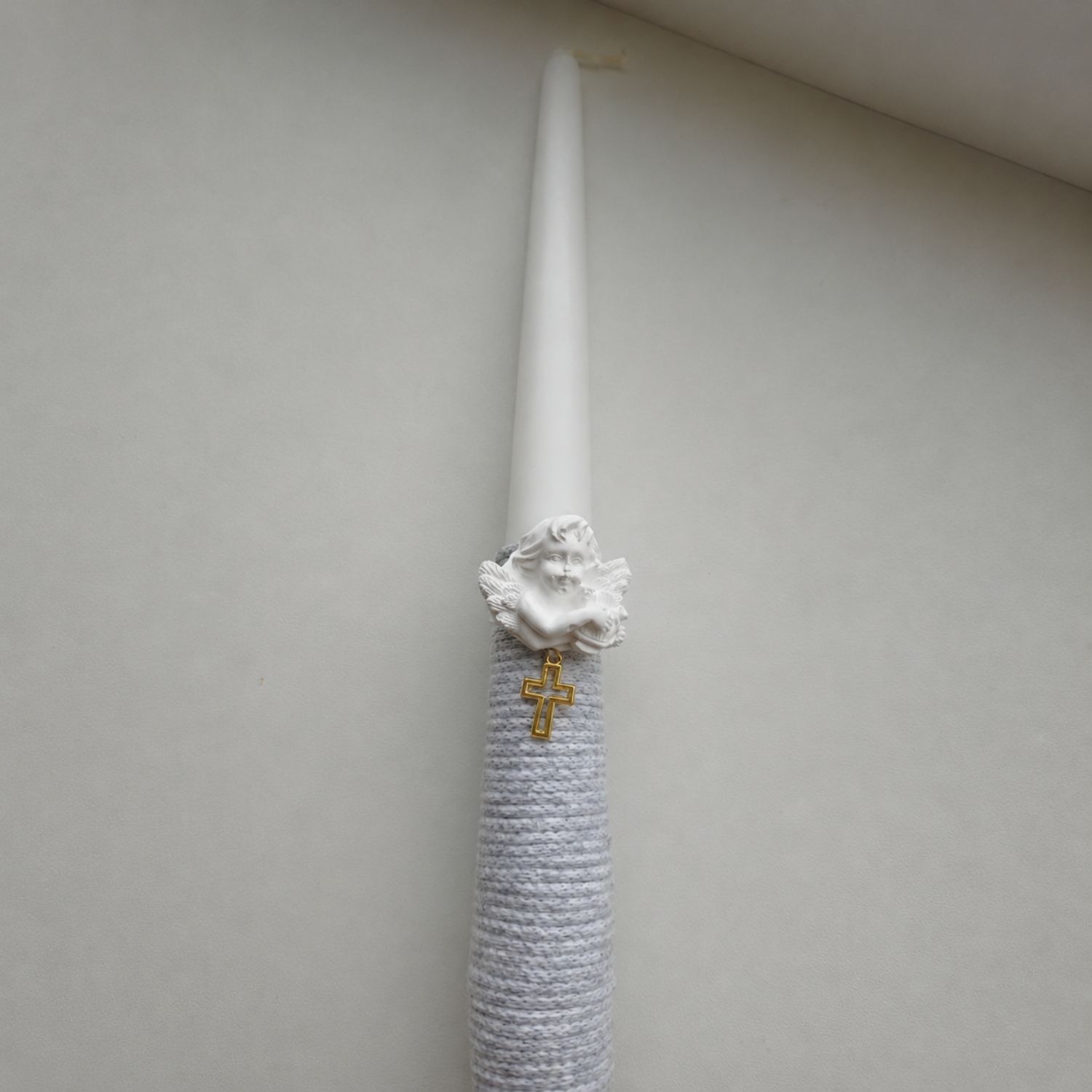 Rankomis dekoruota žvakė (25 cm) - Image 2